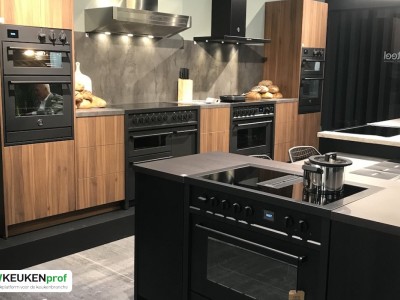 STEEL Mistral is het eerste fornuis met een oven, inductiekookplaat en kookveldafzuiging