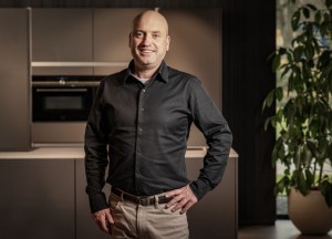 Leon van ’t Hof is begonnen als directeur B2B bij DKG