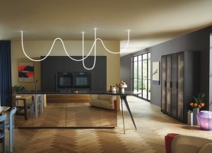 next125 spiegelglasfront voor een ruimtelijke keuken