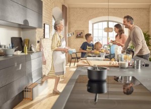 Blum zorgt voor functioneel opstapje in de keuken