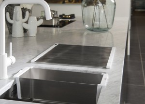 Caressi introduceert White Line